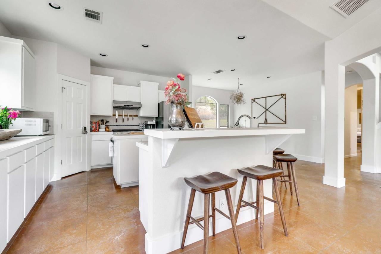 Austin Getaway With Shaded Private Pool And Bbq Villa Bagian luar foto