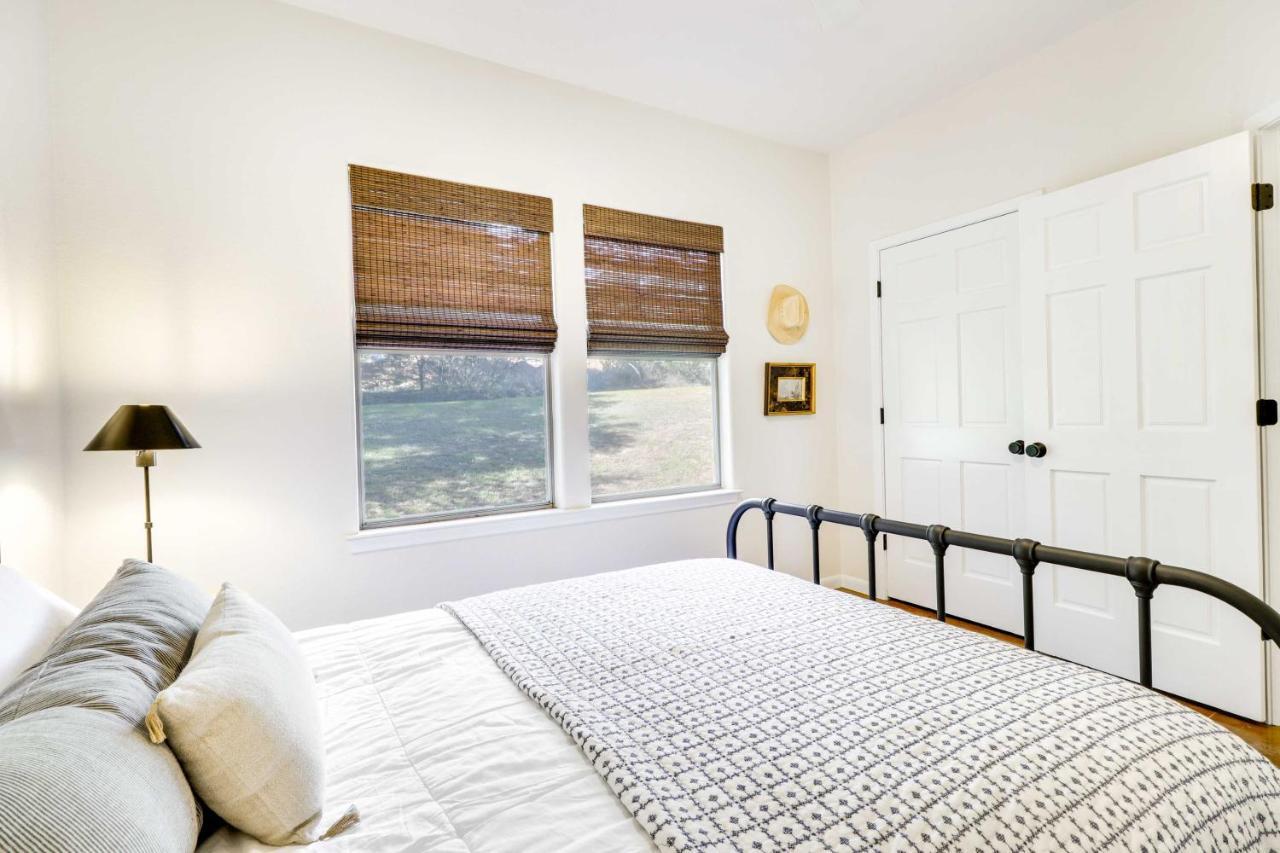 Austin Getaway With Shaded Private Pool And Bbq Villa Bagian luar foto